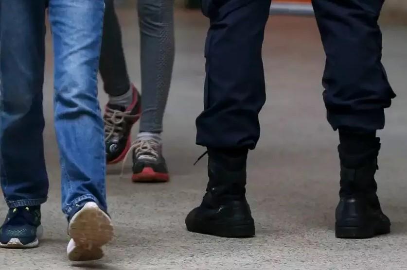 Escolas militares podem pagar mais a policiais do que a professor