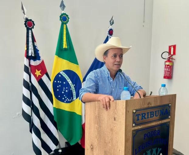 Prefeito terá que pagar R$ 2,8 mil em indenização por agredir adolescente com tapa no rosto durante show da Ana Castela