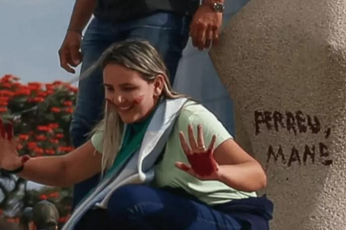 STF forma maioria contra recurso de 'Débora do batom'