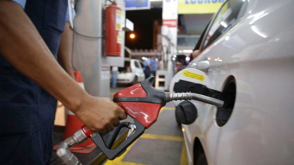 Petrobras reduz preço da gasolina em 2,14% e diesel em 2,15% na sexta