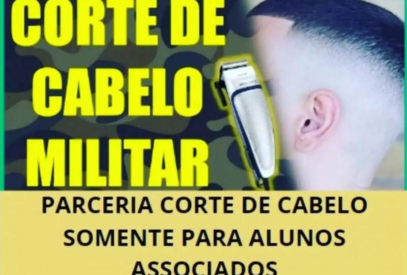Autista é forçado a cortar cabelo para estudar em escola militar
