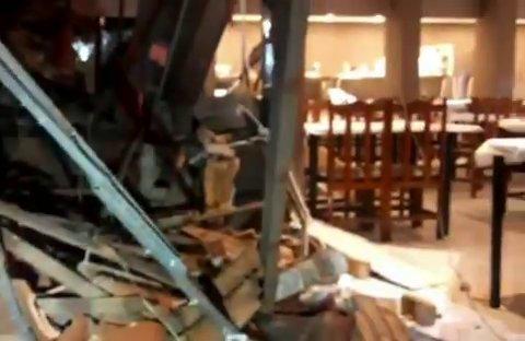 Teto de pizzaria desaba em Fernandópolis e mobiliza bombeiros e polícia