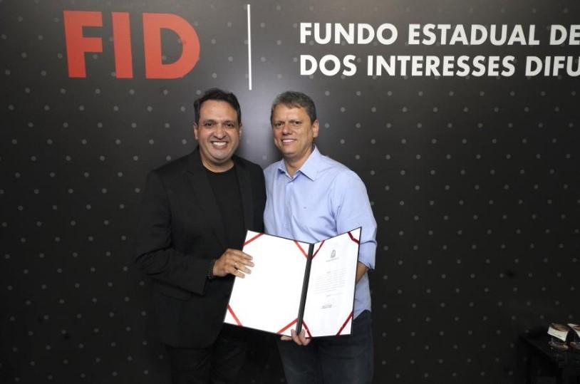 Prefeito Luis Henrique assina convênio no valor de R$ 1 milhão para a construção de uma ciclovia na Avenida João Amadeu