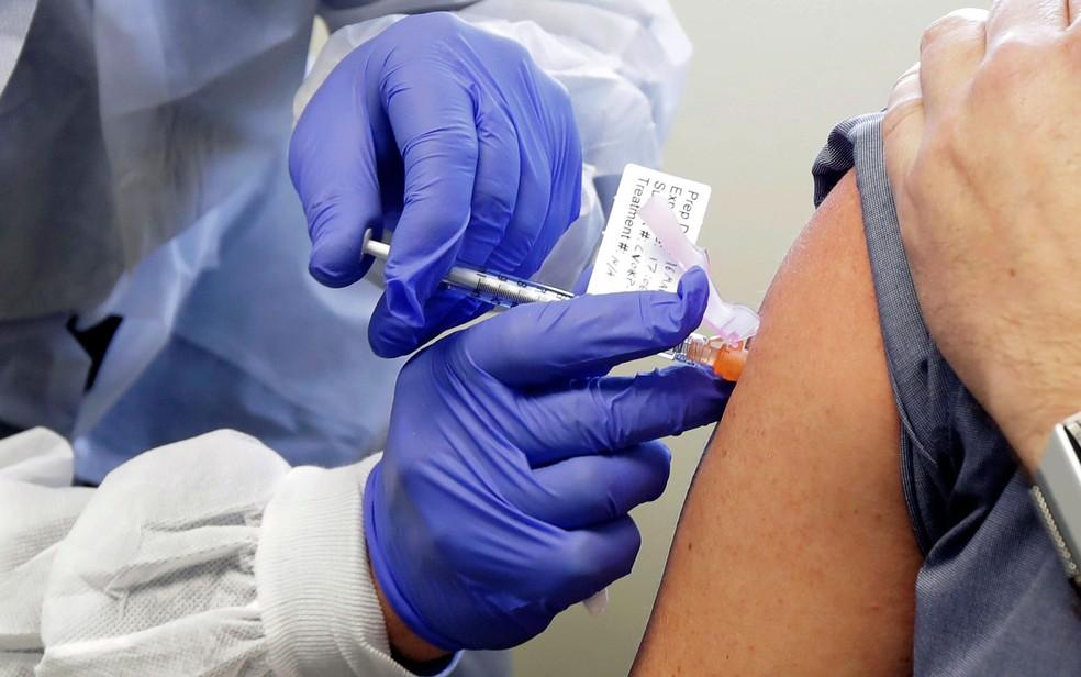 Reino Unido aprova vacina contra Covid da Pfizer e diz que começará a imunizar população na semana que vem