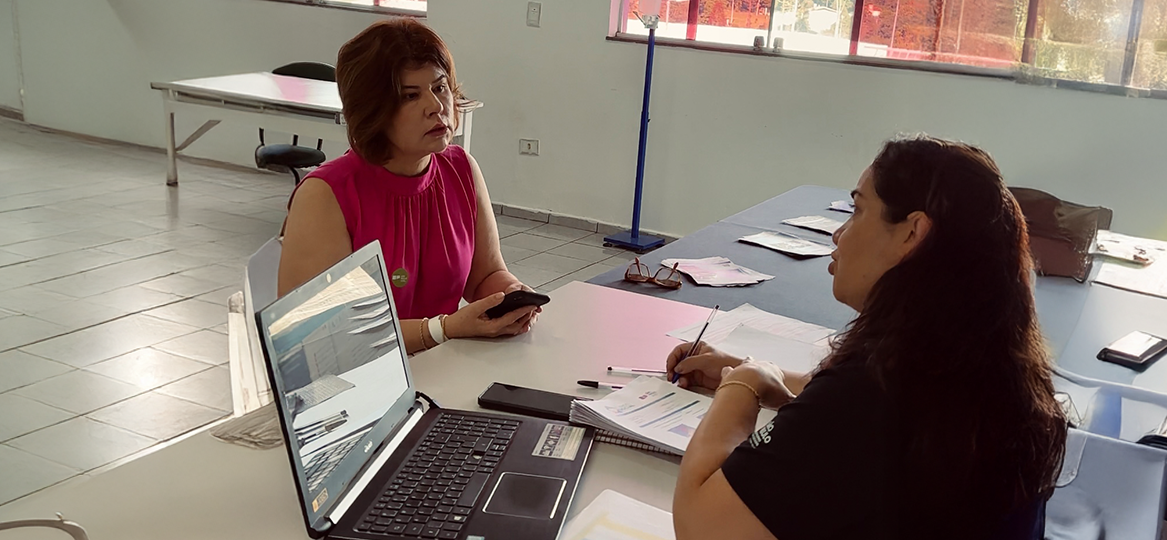 Governo de SP propõe salário de até R$ 21 mil para servidores da assistência social