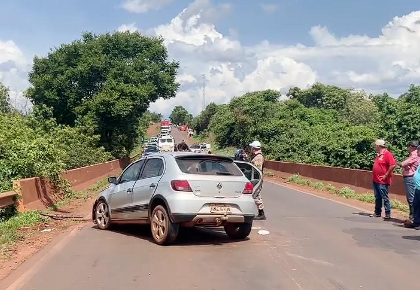 Acidente Grave na Ponte da Água Vermelha Deixa Feridos e Causa Interrupção de Trânsito na MGC-497
