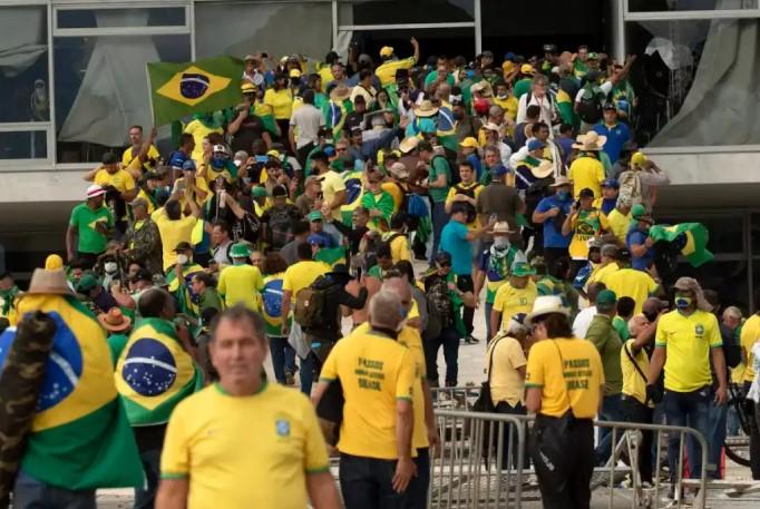 Zanin nega prisão domiciliar para presos do 8/1 não julgados