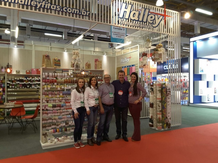 Empresa de Jales expõe na maior feira produtos natalinos do país