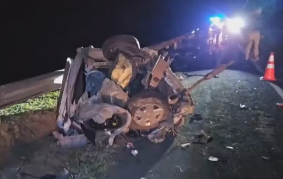 Médica de 27 anos morre em colisão entre carro e carreta na BR-153