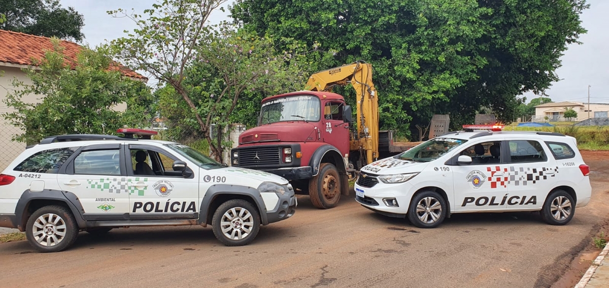 Jales - Polícia Militar prende ladrão e recupera caminhão