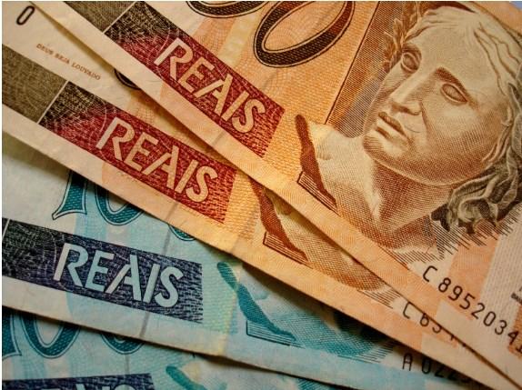 Apesar de promessa, no papel, Auxílio Brasil volta a R$ 400 em 2023; entenda