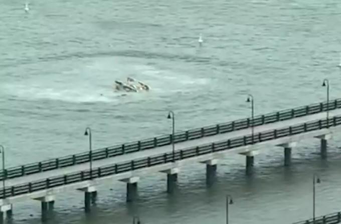 Queda de helicóptero turístico deixa 6 mortos em Nova York; VÍDEO