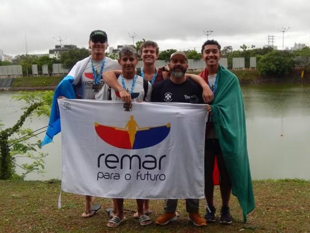 Quem são as nove vítimas de acidente no PR com van que transportava time de remo do RS