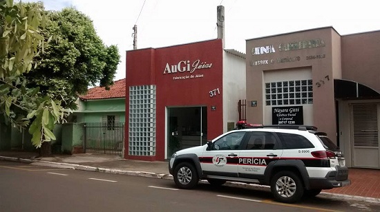 Urânia - Polícia prende ladrões de joalheria ao lado da delegacia de Urânia
