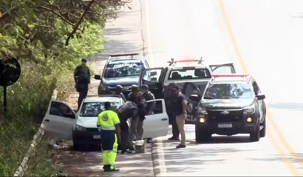 Confronto armado com a polícia resulta em morte e interdição de rodovia
