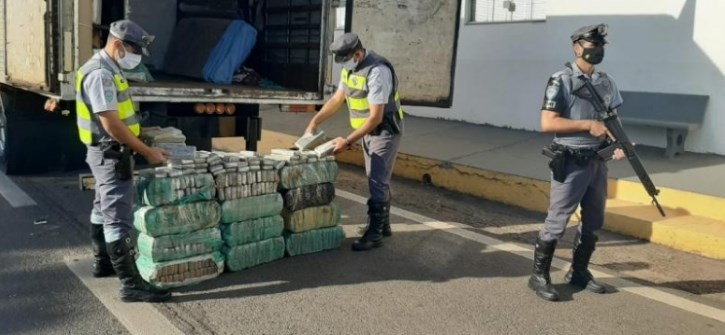Carga com 224 kg de maconha que vinha para Jales é interceptada Polícia Rodoviária