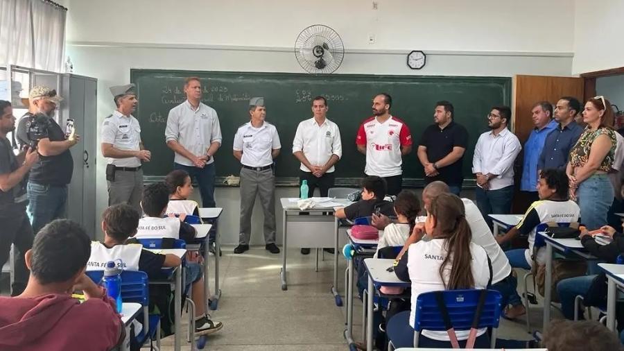 Decisão Judicial restabelece funcionamento da Escola Cívico-Militar em Santa Fé do Sul