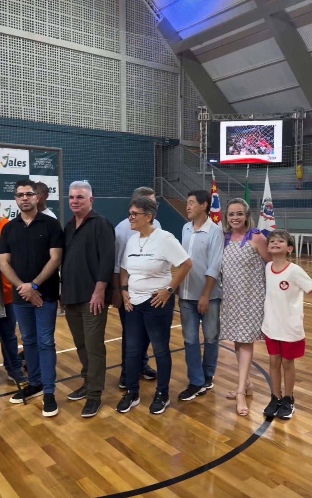 Carol Amador: O Brilho Surpresa de Ano Eleitoral