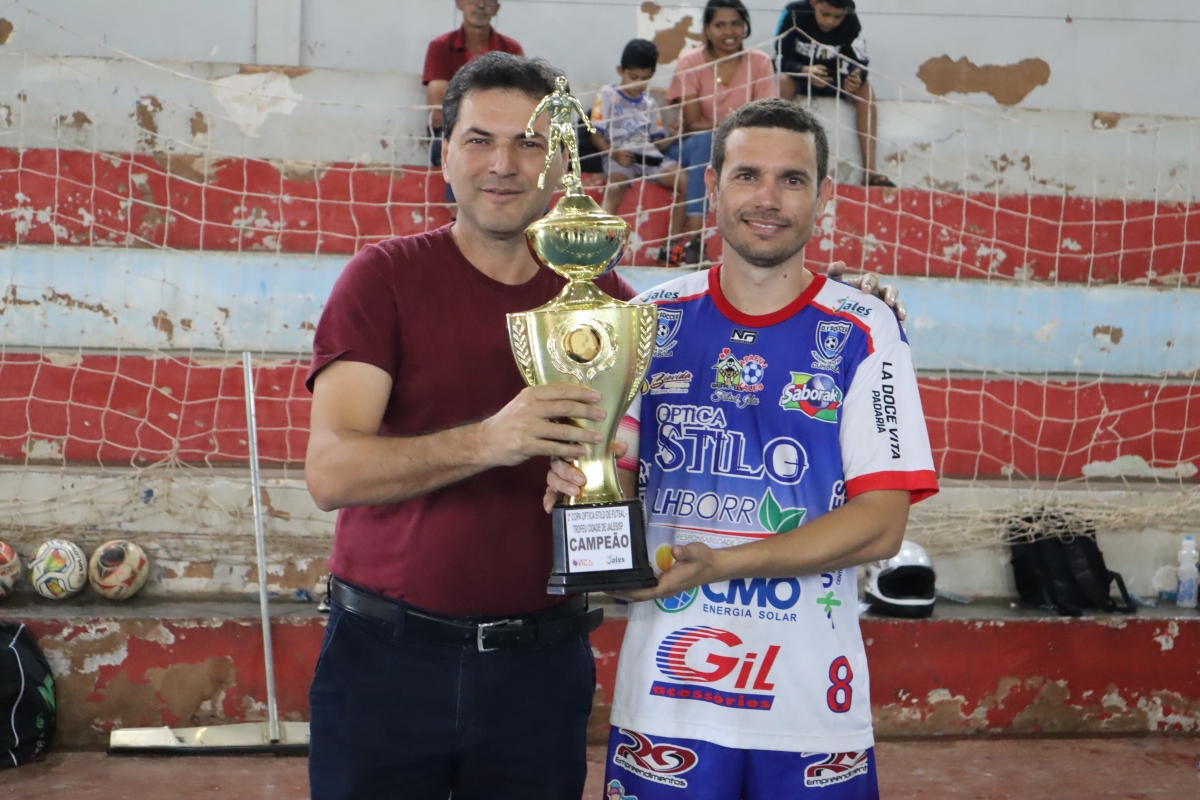 Time jalesense Apafuj Griffe Teen é o vencedor da Copa Óptica Stilo de Futsal