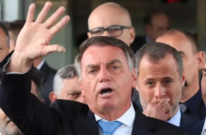 Moraes nega pedido para prender Bolsonaro