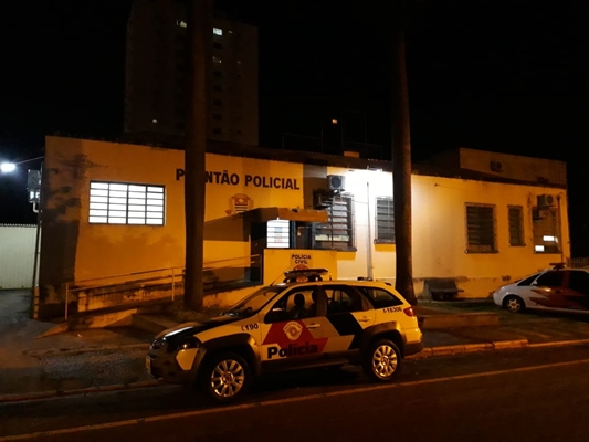 Homem sai da cadeia e é preso de novo por ameaçar a mulher