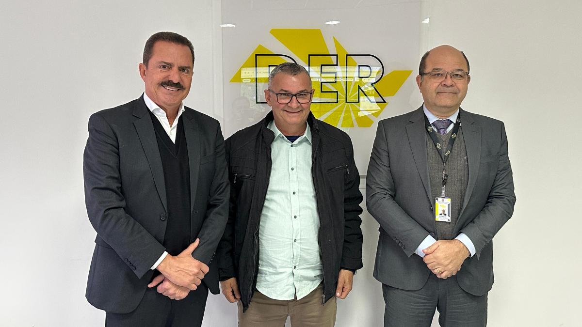 Prefeito Izaias Sanchez agradece recapeamento e solicita nova obra em reunião no DER-SP