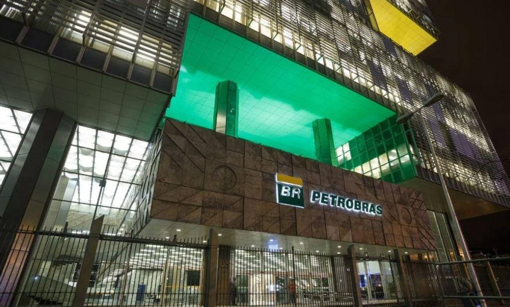 Petrobras reduz o preço de venda da gasolina para as distribuidoras