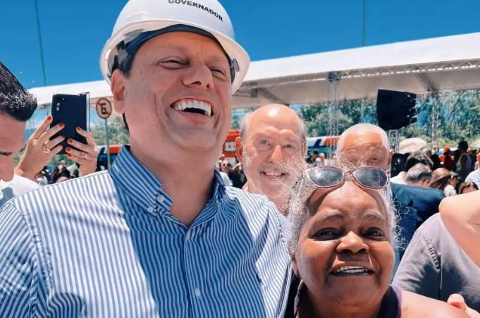 Aprovação de governo Tarcísio se mantém, mas reprovação dobra