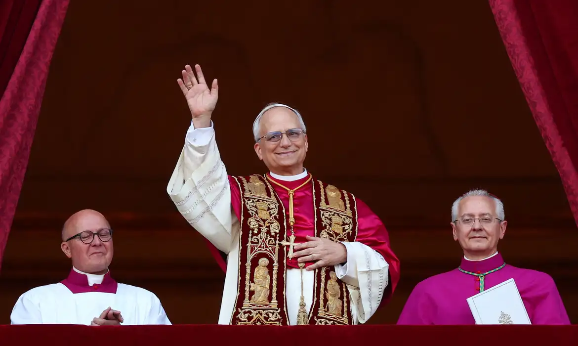 Norte-americano Robert Francis Prevost é eleito papa e se chamará Leão XIV
