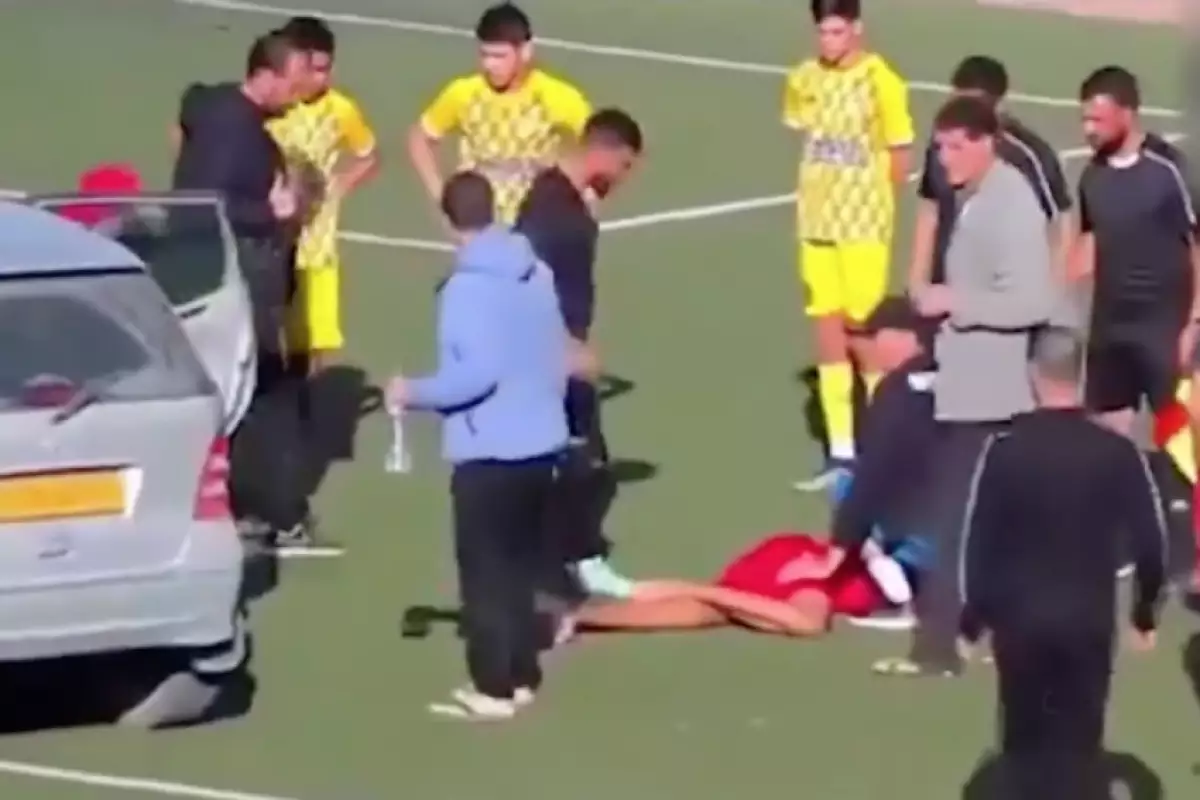 Chute no estômago teria causado morte de jogador de 17 anos durante partida; VÍDEO
