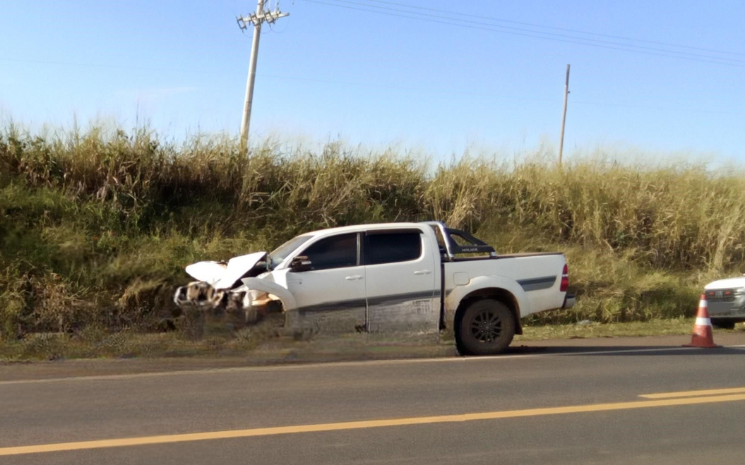 Homem morre ao ser arremessado de caminhonete em acidente na rodovia