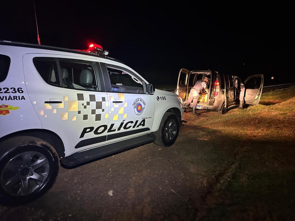 Polícia apreende veículo furtado com meia tonelada de maconha no interior