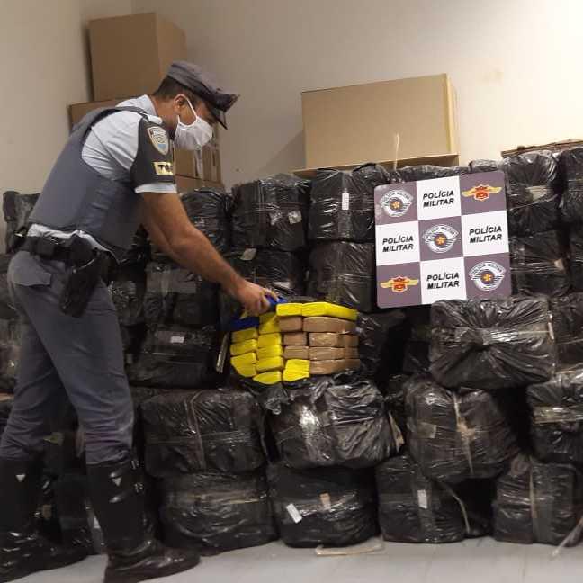 Polícia apreende mais de 1,6 tonelada de maconha em meio a carga de milho