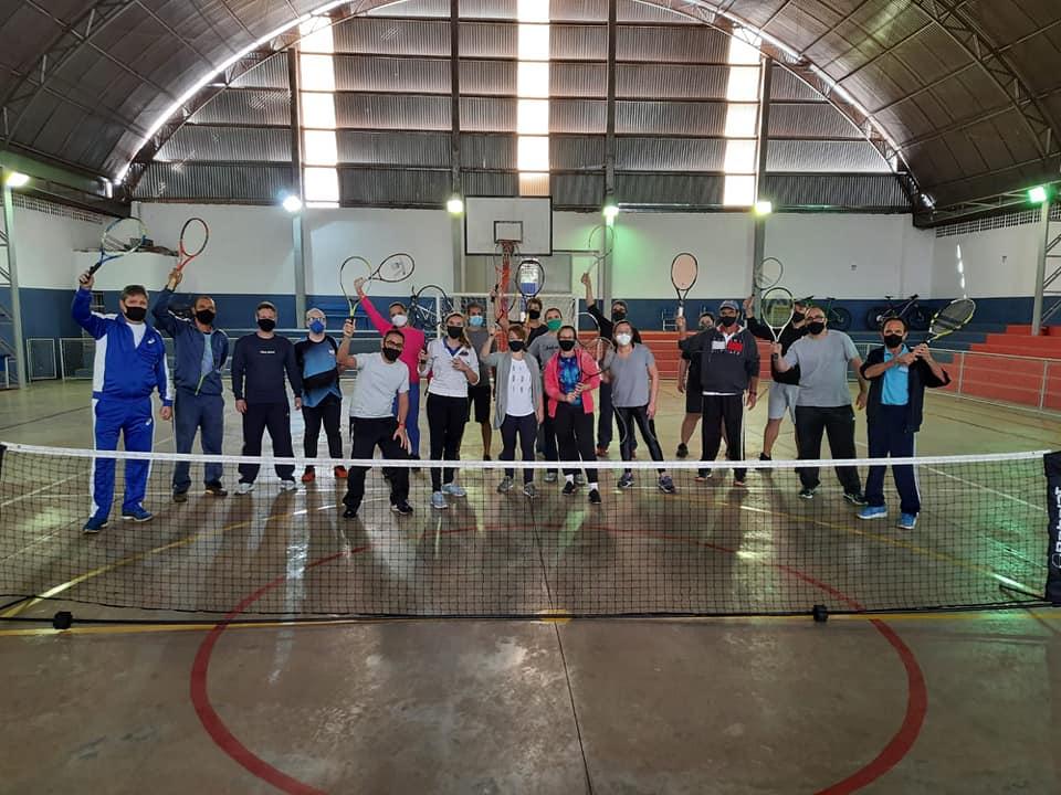Fernandópolis vai implantar treinos de Tênis na Rede Municipal de Ensino