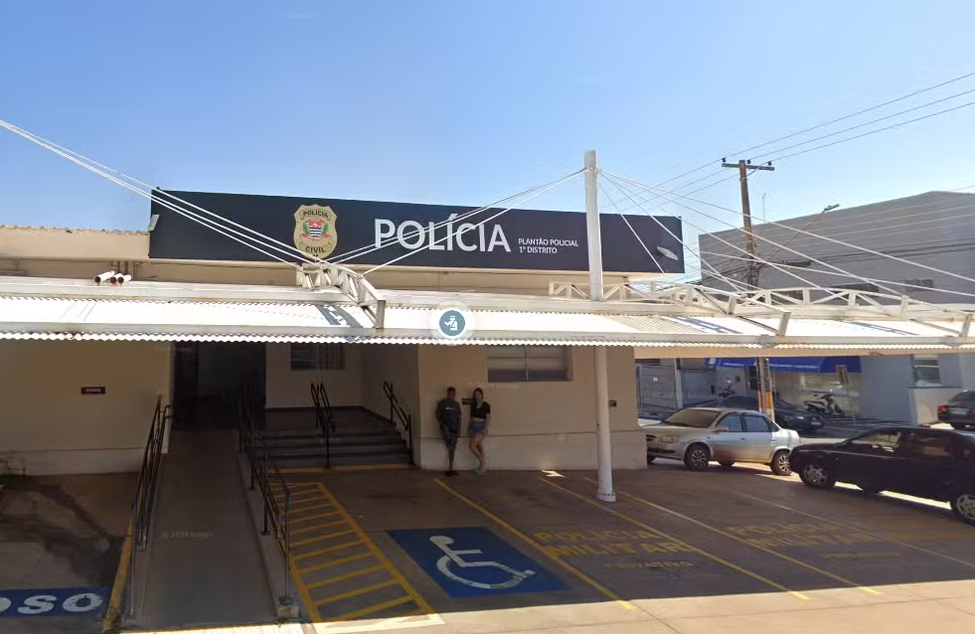 Mulher é presa após esfaquear ex-companheira e enteada em Populina