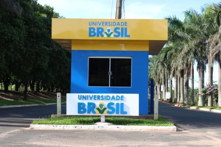 Universidade Brasil realiza Feira de Profissões