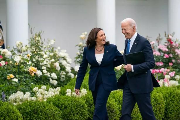 Cotada para substituir Biden, Kamala Harris é fã de NBA