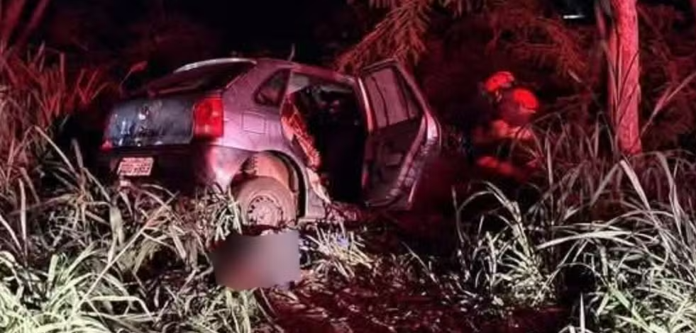 Acidente na SP-425 deixa quatro mortos, incluindo pai e filha