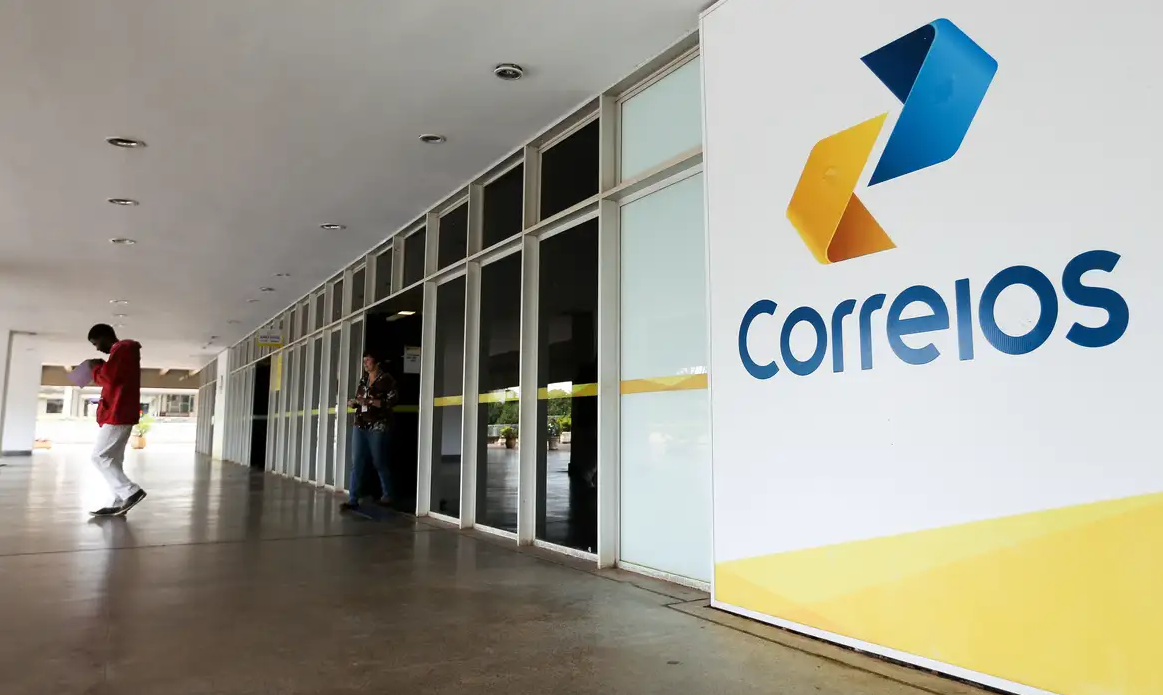 Correios publica editais para concurso de nível médio e superior