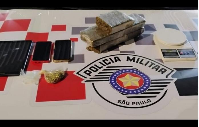 Polícia Militar Prende Indivíduos com Mais de 2 Kg de Maconha em Operação em Populina