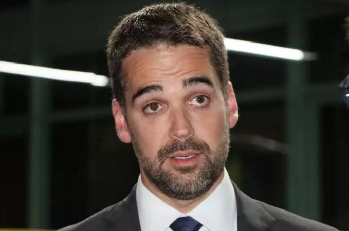 Eduardo Leite confirma saída do PSDB e filiação ao PSD