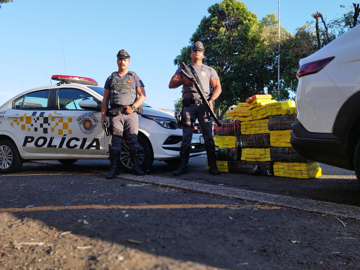 POLICIAMENTO RODOVIÁRIO PRENDE TRAFICANTE COM GRANDE QUANTIDADE DE DROGA NA RODOVIA WASHINGTON LUÍS EM MIRASSOL