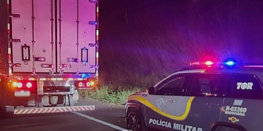 Motorista é preso com caminhão roubado e carga de carne de R$ 818 mil