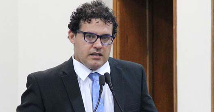 Jales - Vereador Macetão pede providência ao MP em relação ao Kit Merenda Escolar.