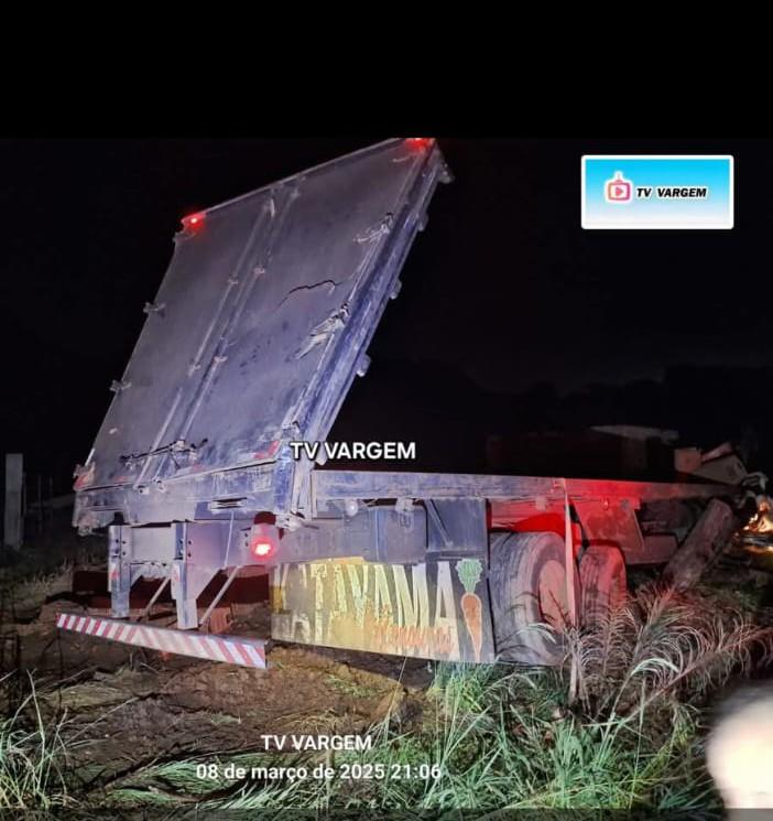Grave Acidente na SP-215 Envolvendo Caminhão Carregado com Cenouras Deixa uma Vítima Fatal; Motorista Era de Jales