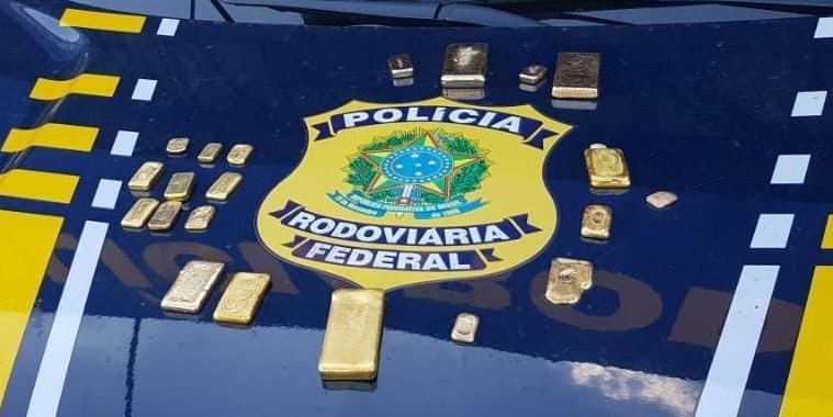Polícia apreende barras de ouro avaliadas em mais de R$ 1 milhão escondidas em banco de carro