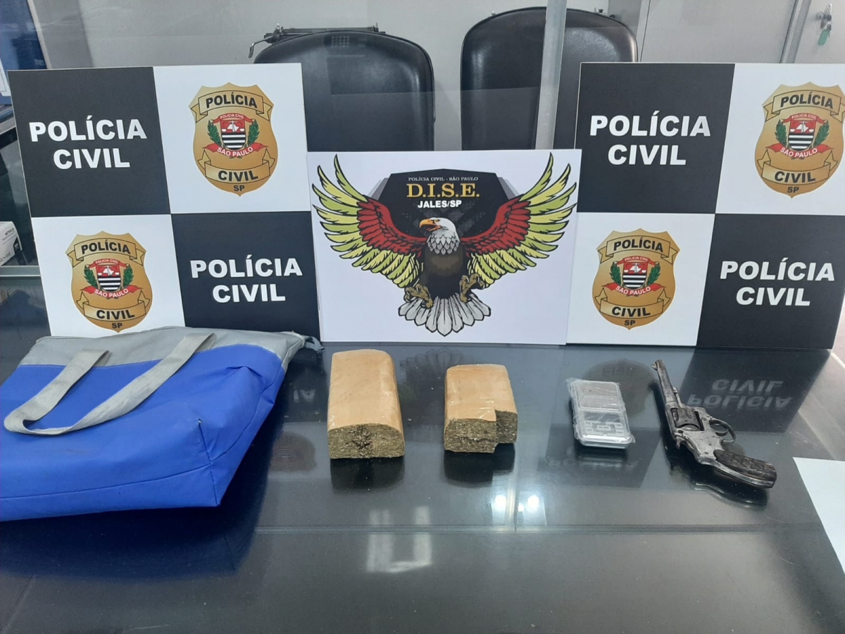 Jales - Polícia Civil apreende mais de 10 kilos de maconha e uma arma de fogo