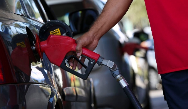 Será que em Jales cai também? Preço médio do etanol cai em 20 estados na semana, diz ANP