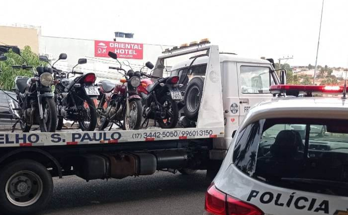 Operação da PM apreende motos irregulares em Fernandópolis