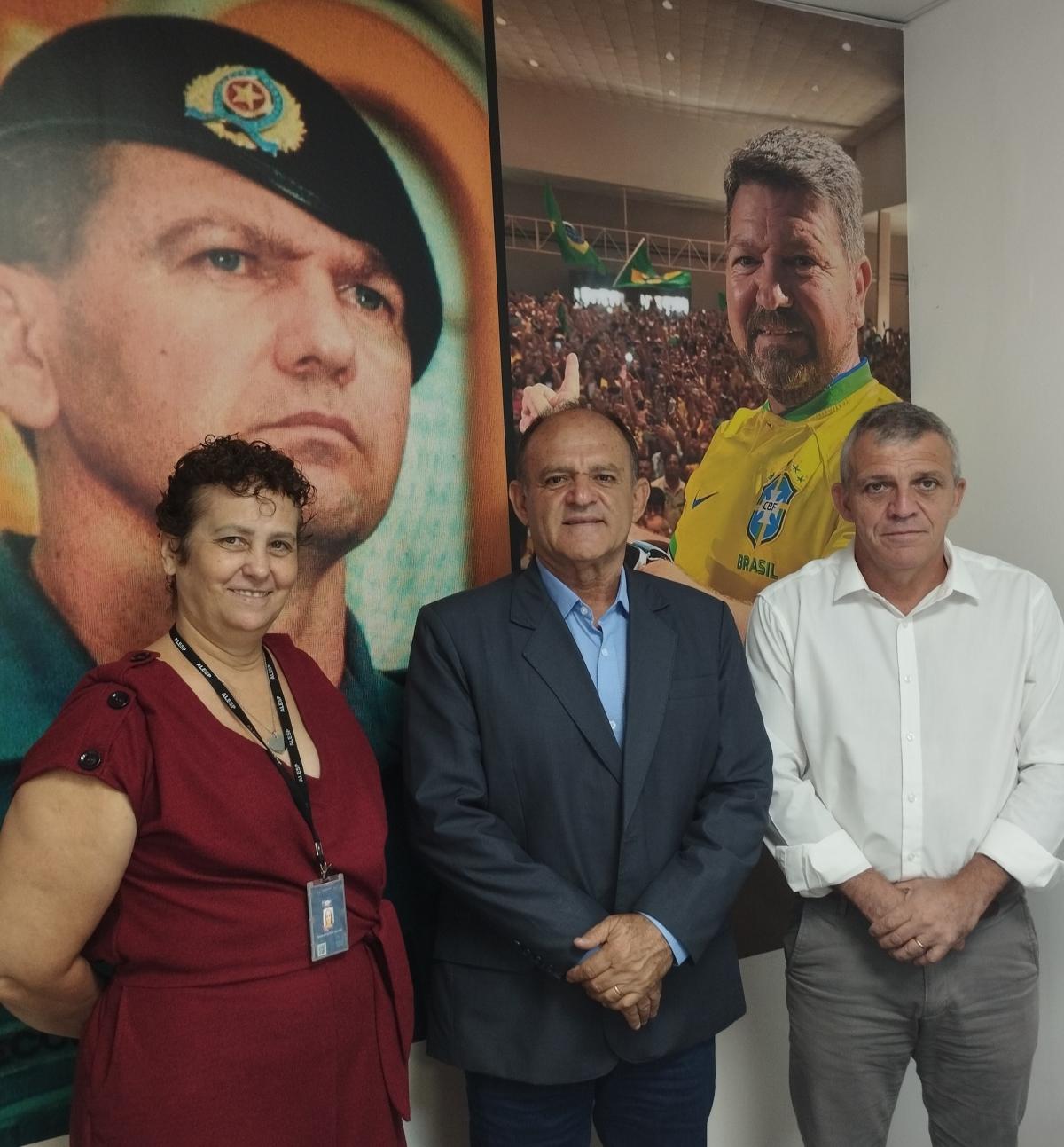 Prefeito Ivan Vitorelli busca recursos para aquisição de veículo para a Saúde de Urânia